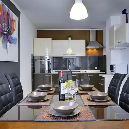 Ferienwohnung Pelikan Apartman *